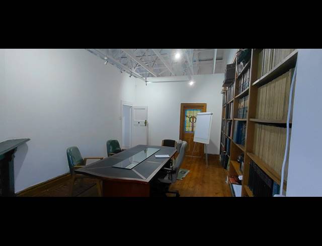 100M² OFFICE TO LET IN OVERPORT